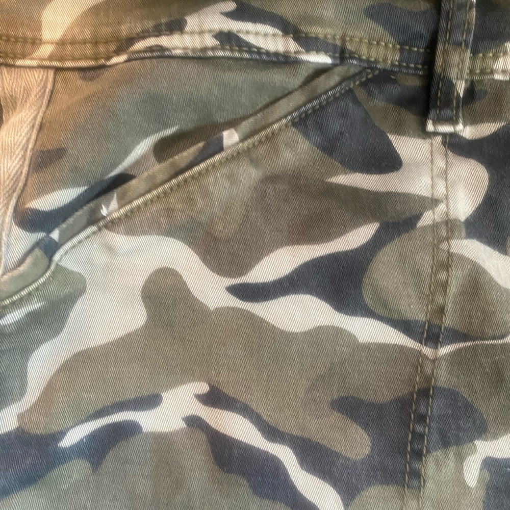 Torrid Crop Aviator pants Camo Skinny - Picture 4 of 7